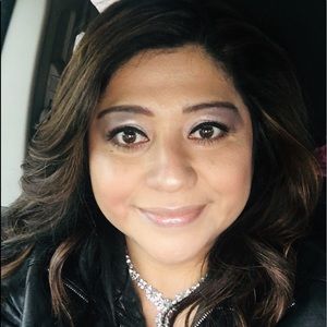 Meet your Posher, Myra